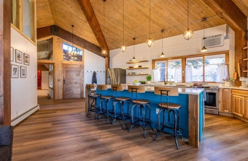 Loveland House | Lake Loveland Chalet