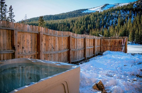 Saint Mary's Cabin | Lake side Cabin with Hot tub and views of St. Mary’s Glacier