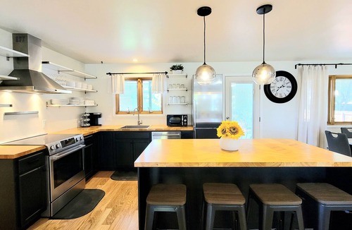 Arvada House | Lake View Oasis with Hot Tub; Near Shops, dining, gas! Across from Park w/Lake
