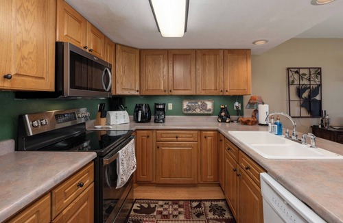 Grand Lake Condo | Lakefront Condo - Ground Floor - Fireplace + Two Patios - Ideal for Couples or Families