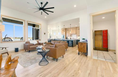 Centerra Villa | Lakefront Luxury - Hot Tub, Pool Table & Views!