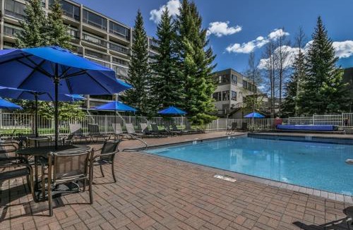 Lakeside Village House | Lakeside 1481 by SummitCove Lodging