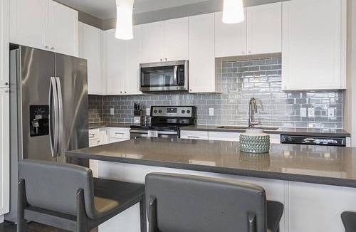 Overland Apartment | Landing at Encore Evans Station - 1 Bedroom in Overland