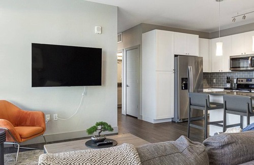 Overland Apartment | Landing at Encore Evans Station - 1 Bedroom in Overland