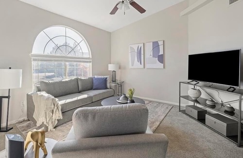 Greenwood Village Apartment | Landing at Timber Creek Apartments - 1 Bedroom in Denver Tech Center