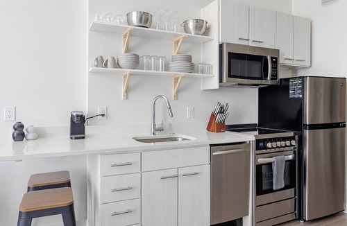 River North Art District Apartment | Landing | Beautiful Studio, Clubhouse, Gym