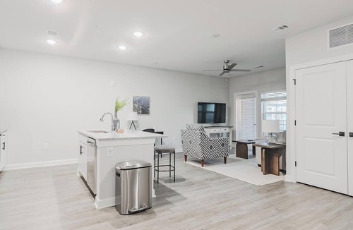 Fort Myers Apartment | Landing | Chic 1BD, Pool