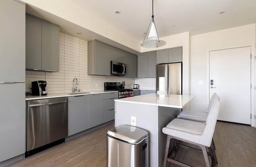 Rhodes Ranch Apartment | Landing | Chic 2BD, Pool, Gym