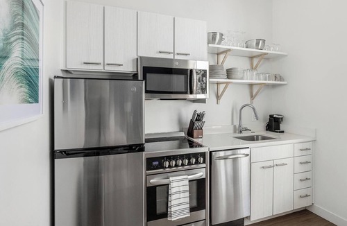 River North Art District Apartment | Landing | Chic Studio, Gym, Clubhouse