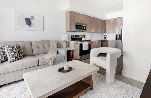 Hialeah Apartment | Landing | Spectacular 2BD, Gym