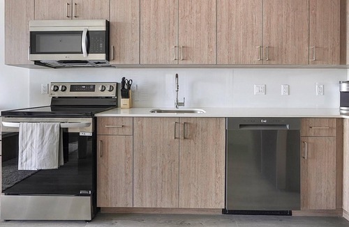 Hialeah Apartment | Landing | Spectacular 2BD, Gym