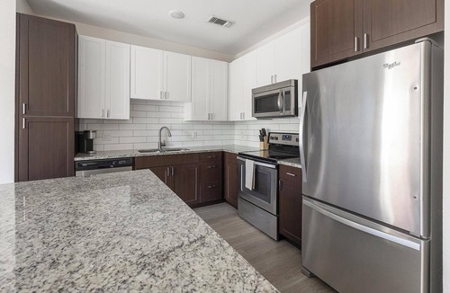 City Park Apartment | Landing | Stunning 1BD, Yoga Studio