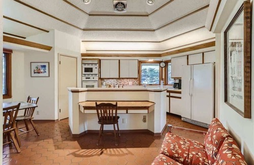 Devil's Thumb - Rolling Hill House | Landmark Mid Century Executive Rental