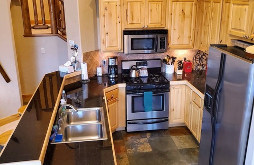 Old Town House | Large 4Bed Townhome, Private Hot Tub, On free shuttle route, 2 Living Rooms