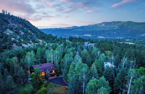 Durango - Purgatory House | Large 5 Bedroom 4 bath + hot tub 15 minutes to Purgatory or Durango 4 King beds