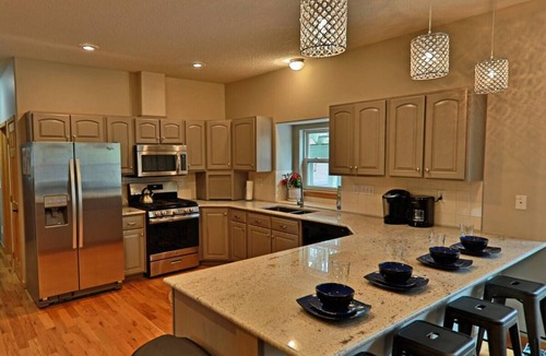 Fraser House | Large 7 Bedroom Home, Mountain Setting, 3 family rooms, Hot Tub.