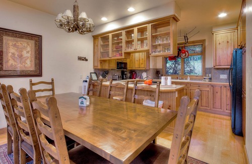 Steamboat Springs Condo | Large family townhome with pool, hot tubs, tennis court, balcony, & deck