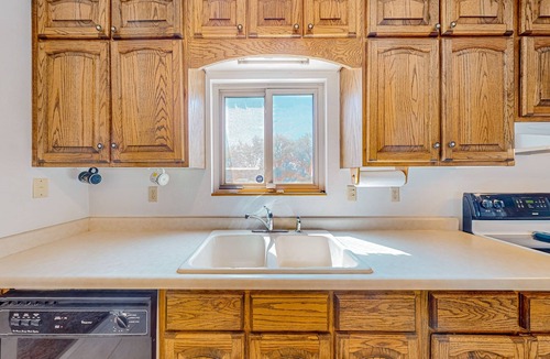 Alamosa House | Large home with western-theme, wood-burning fireplace- dog-friendly
