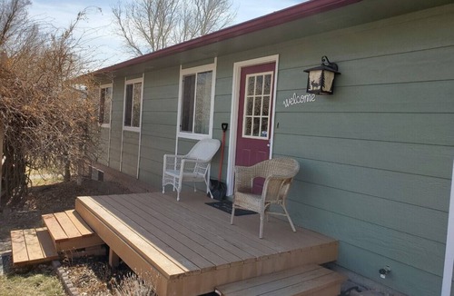 Palisade House | Large House alongside the River w/Beautiful Views & well-appointed interior.