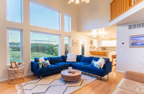 Castle Rock House | Large Luxurious Home Breathtaking Views w/FirePit