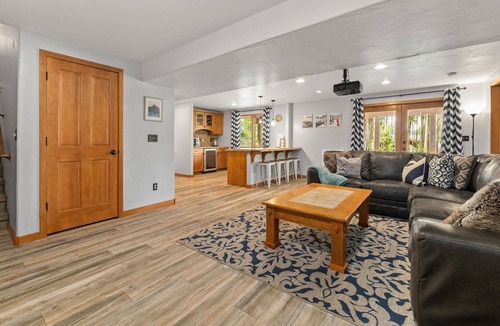 Fraser House | Large Mountain Home/Private Hot Tub/Shuffleboard/Pet Friendly