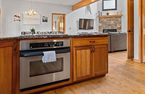 Fraser House | Large Mountain Home/Private Hot Tub/Shuffleboard/Pet Friendly