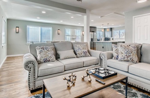 Bel Aire House | Large Newly Renovated 5 Bedroom/2 Bath Home