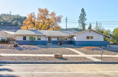 Northeast Colorado Springs Villa | Large Pet-Friendly Sleeps 10 Near Palmer Park