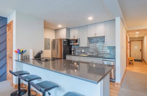 Historic District Condo | Large Ski-in/Walk-Out Downtown Ground Floor Family Friendly 2 Bedroom Unit