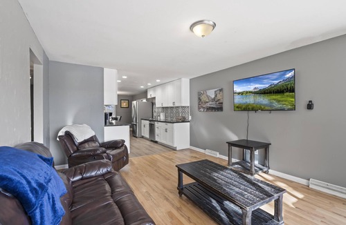 Bel Aire Apartment | Large Wheat Ridge Home - 11 Beds + 2 Livingrooms