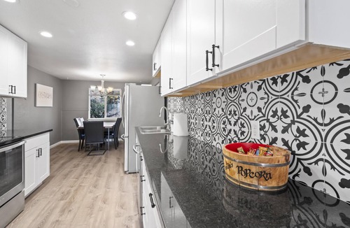 Bel Aire Apartment | Large Wheat Ridge Home - 11 Beds + 2 Livingrooms