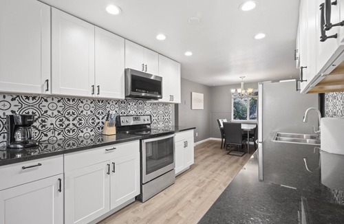 Bel Aire Apartment | Large Wheat Ridge Home - 11 Beds + 2 Livingrooms