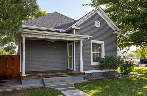 Grand Junction House | Launch your Colorado adventures – Historic Downtown convenience
