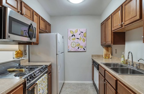 Aurora Condo | Laundry in unit, Artist Space, Central Location