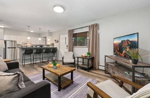 Old Town Condo | Lavender Suite | Relaxed, Walkable Old Town Stay