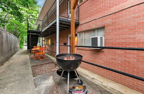 Old Town Condo | Lavender Suite | Relaxed, Walkable Old Town Stay