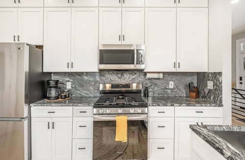 Curtis Park House | Le Chic MiniMansion: RiNo | Office | Patio & BBQ