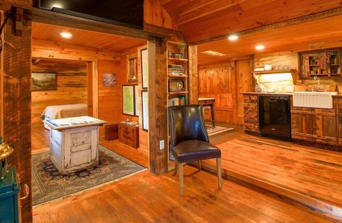 Estes Park Cabin | Legendary Exploration Cabin near Downtown and RMNP