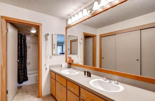 Lakeside Village Apartment | Lenawee 1735