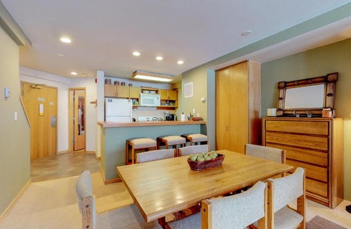 Mountain House Hotel | Liftside Condominiums 306