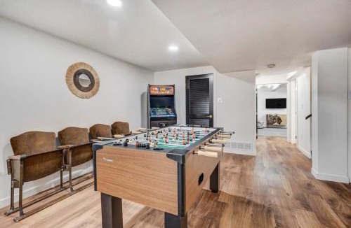 Central Colorado Springs House | Lion Lodge - Prime Spot Game Room Hot Tub Fire Pit