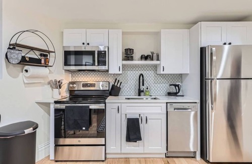 City Park West Apartment | Lioness Downtown Den