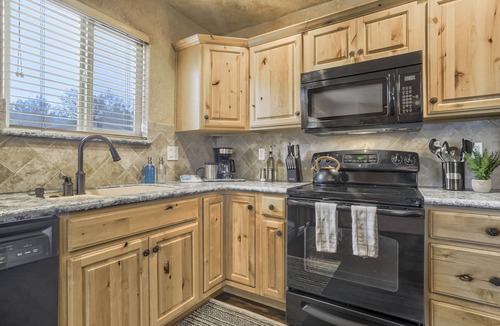 Colorado Springs House | Little Bear