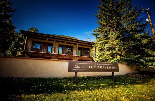 Green Mountain Falls Hotel | Little Beaver Inn
