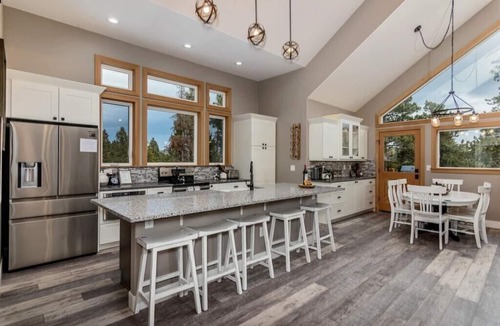 Conifer Mountain and Meadows House | Little Creek | Near Red Rocks | Cozy Mountain Retreat | Hot Tub | Dog Friendly