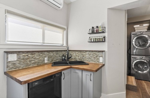 Columbine House | Littleton Corner: Quiet, Safe, Private 3 Bedroom/2 Bathroom