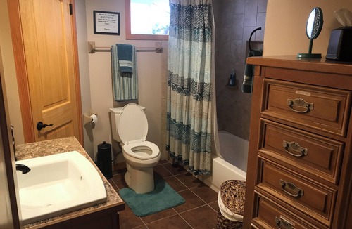 Sunnyside Apartment | LOCATION, LOCATION 1-BR apt. in Denver with WiFi, full kitchen and full bath