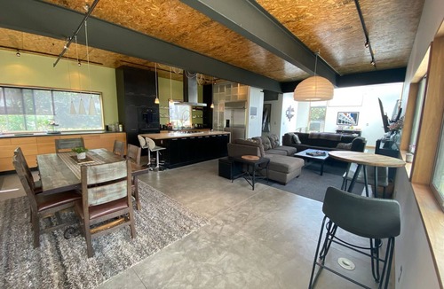 Highland House | Location, location, location! Perfect for entertaining in the Mile High State!