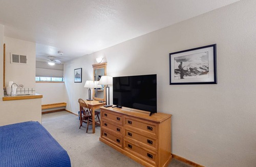 West End Cabin | Lodge ∙ 3 guests