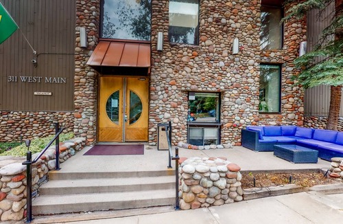 West End Cabin | Lodge ∙ 4 guests